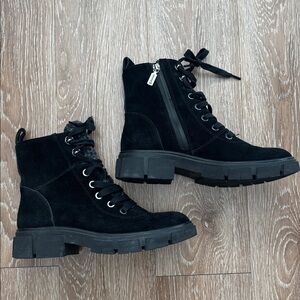 Blondo waterproof black suede combat boots w/ sherpa, zip & lace up, size 8